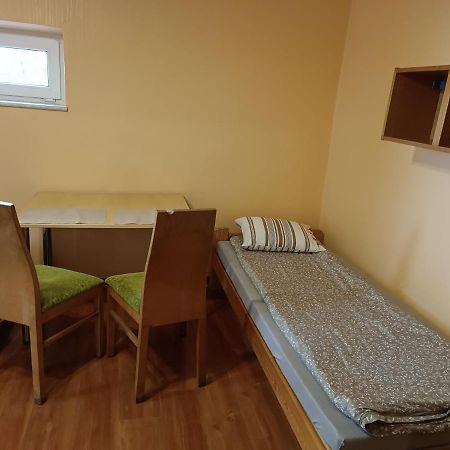 ורשה Hostel Sunrise Liwska מראה חיצוני תמונה