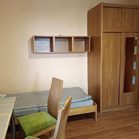 ורשה Hostel Sunrise Liwska מראה חיצוני תמונה