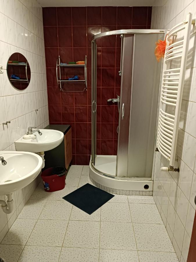 ורשה Hostel Sunrise Liwska מראה חיצוני תמונה