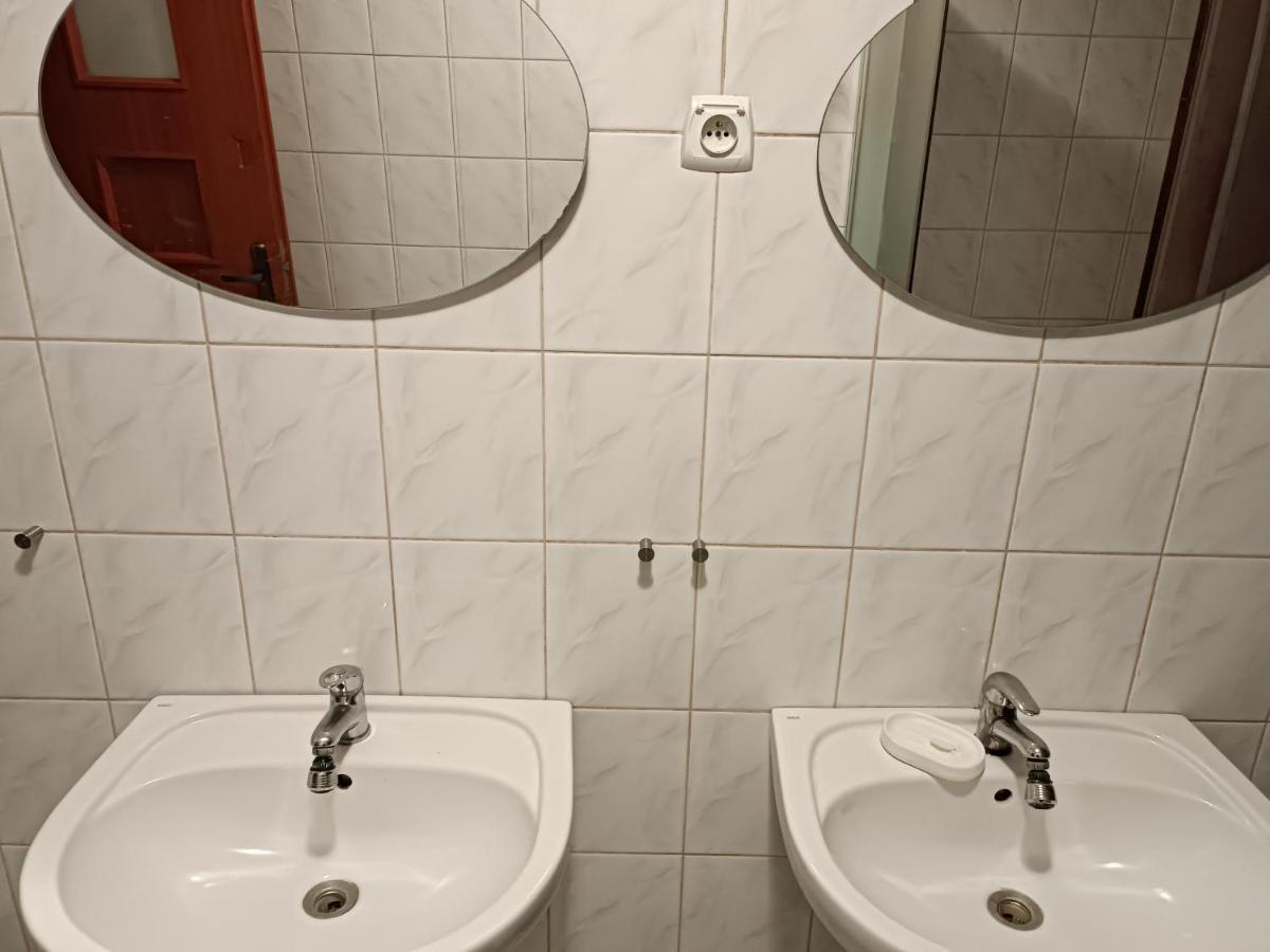 ורשה Hostel Sunrise Liwska מראה חיצוני תמונה