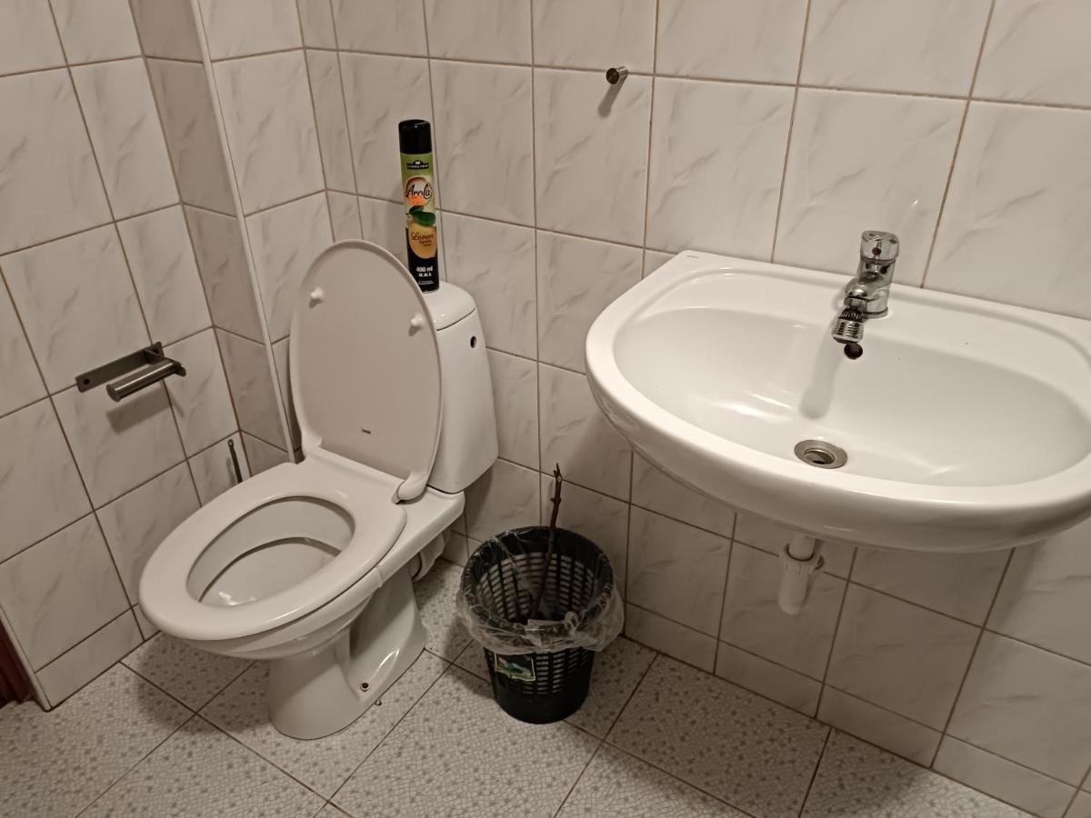 ורשה Hostel Sunrise Liwska מראה חיצוני תמונה