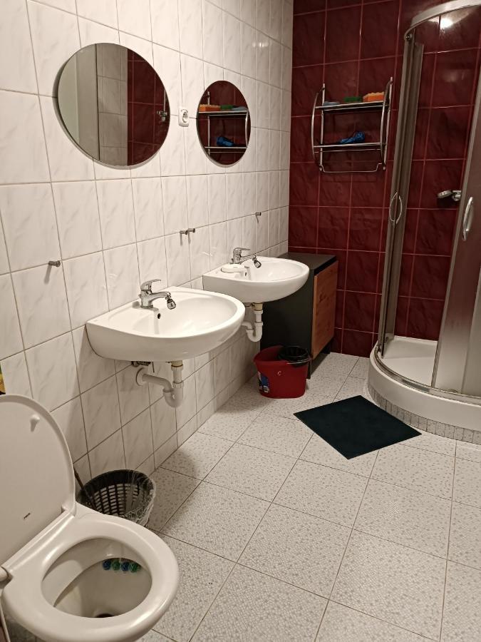 ורשה Hostel Sunrise Liwska מראה חיצוני תמונה