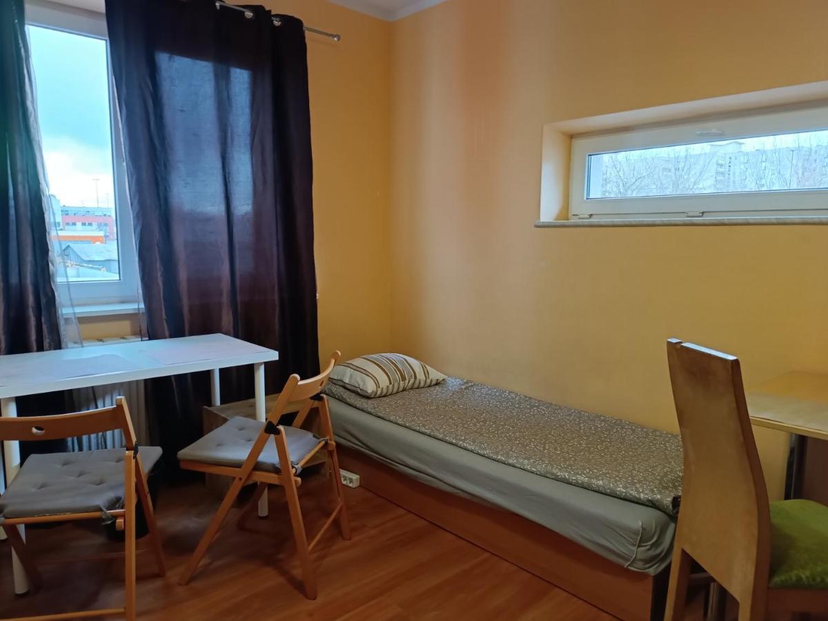 ורשה Hostel Sunrise Liwska מראה חיצוני תמונה