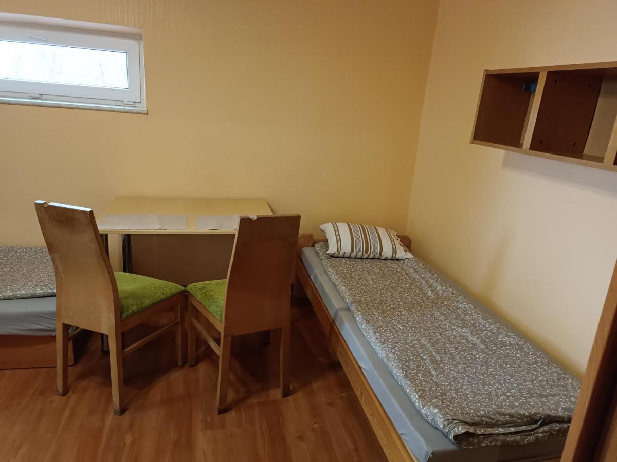 ורשה Hostel Sunrise Liwska מראה חיצוני תמונה