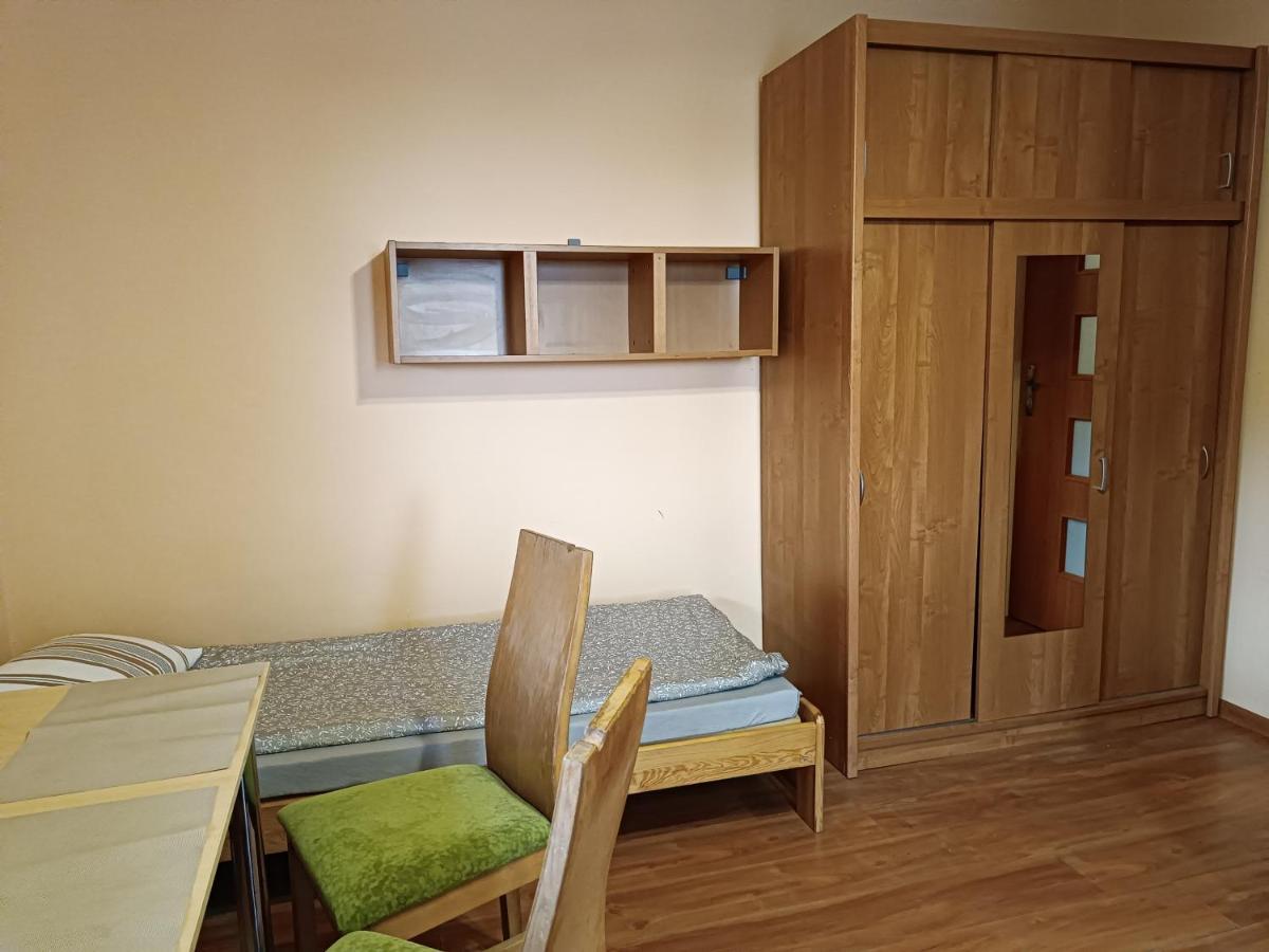 ורשה Hostel Sunrise Liwska מראה חיצוני תמונה