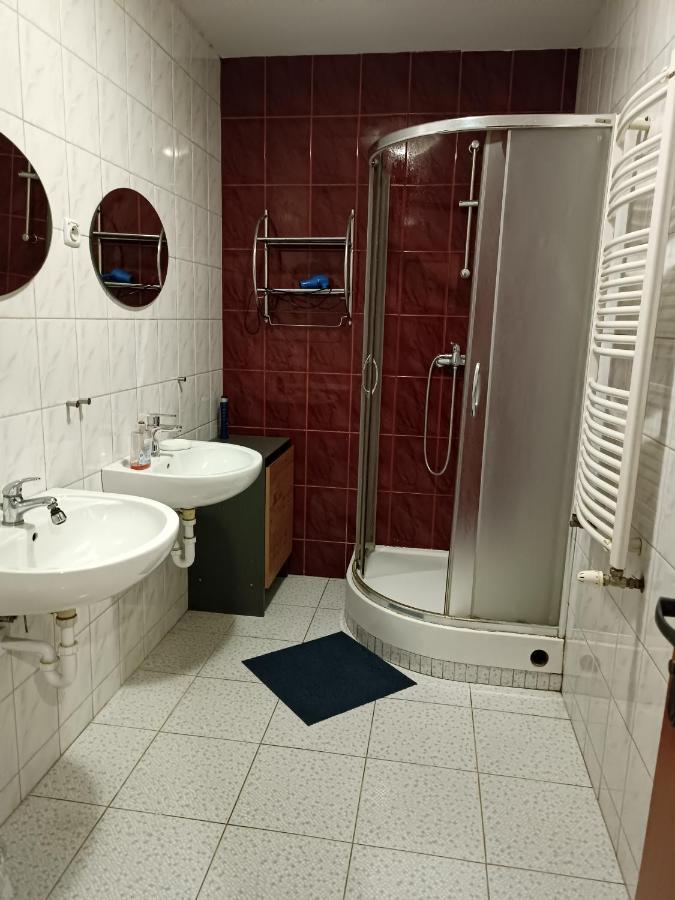 ורשה Hostel Sunrise Liwska מראה חיצוני תמונה