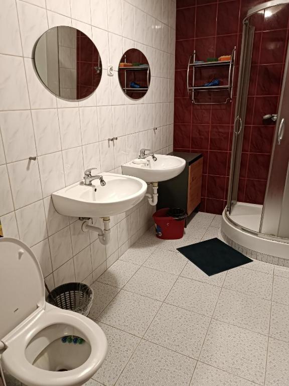 ורשה Hostel Sunrise Liwska מראה חיצוני תמונה